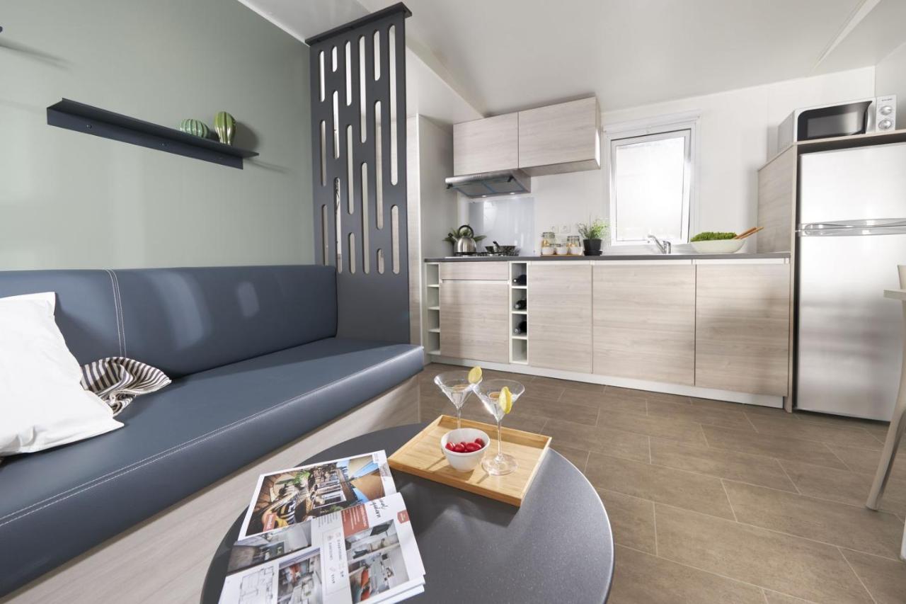 Les Chapelains Hotel Saillans  Екстериор снимка