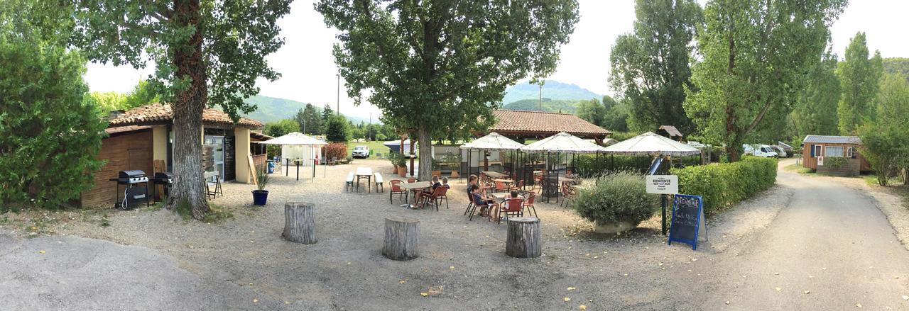 Les Chapelains Hotel Saillans  Екстериор снимка