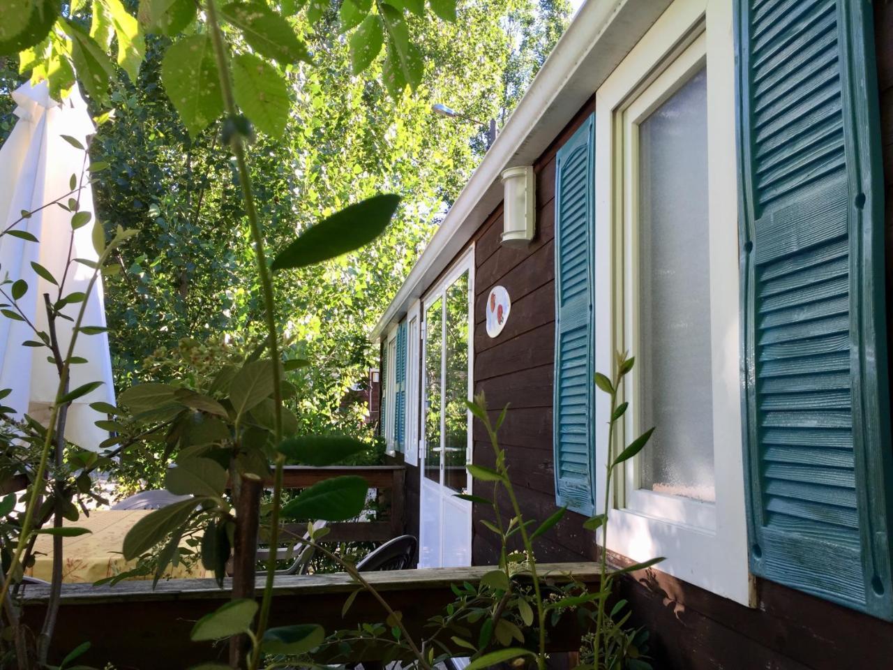 Les Chapelains Hotel Saillans  Екстериор снимка
